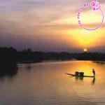 Phân tích cảm xúc của tác giả thể hiện qua bài thơ "Dòng sông mặc áo" của Nguyễn Trọng Tạo