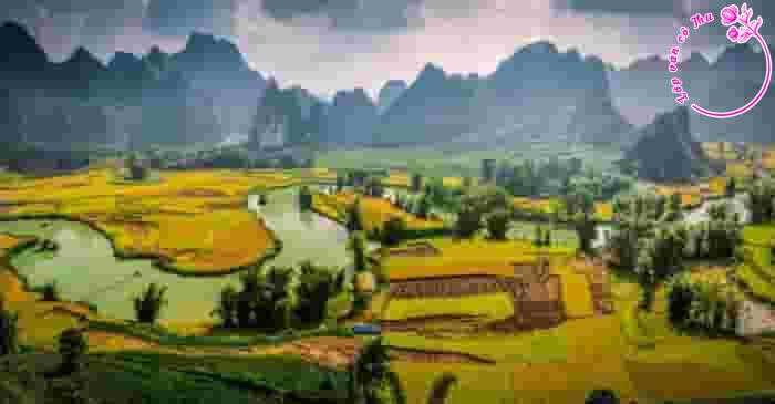 Cảm nhận về hình ảnh đất nước qua mười dòng thơ đầu bài thơ "Đất nước" - Nguyễn Đình Thi
