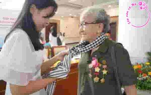 Suy nghĩ về lòng biết ơn của thế hệ trẻ đối với thế hệ cha anh